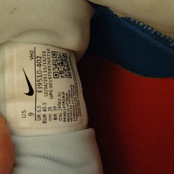 Nike Air Winflo Sneakers - Picture 7 of 16